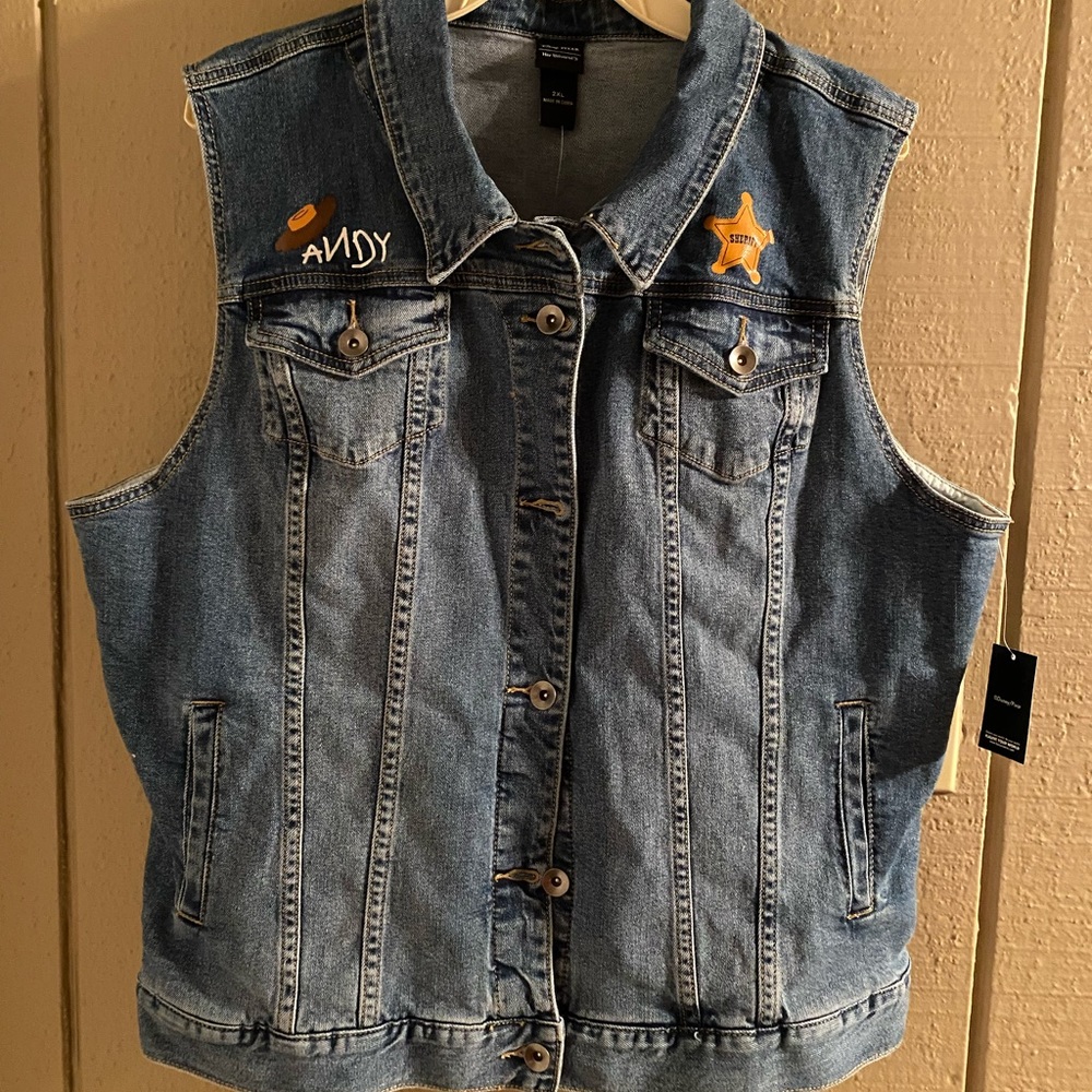 NWT-Hot Topic Toy Story Woody Vest